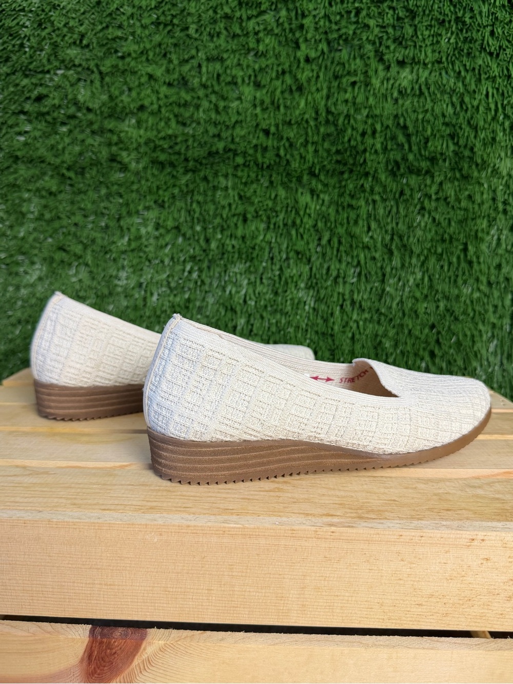 Skechers Women's Cream Wedge Slip-On Knit Flats